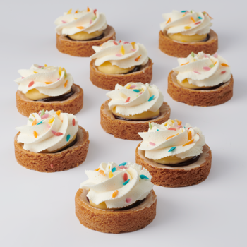 Whipped cream tarts