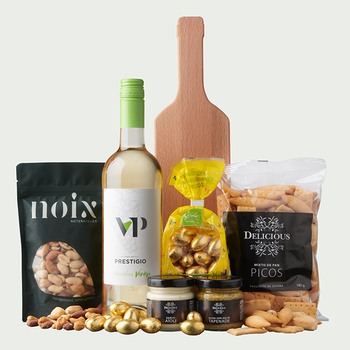 Snack package white wine with Easter eggs