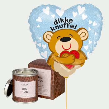 Big hug with scented candle