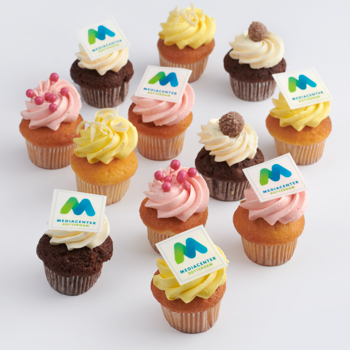 Luxurious mini photo cupcakes