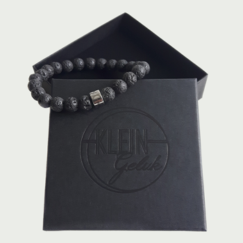 Klein geluk armband lavasteen man