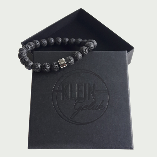 Klein geluk armband lavasteen man